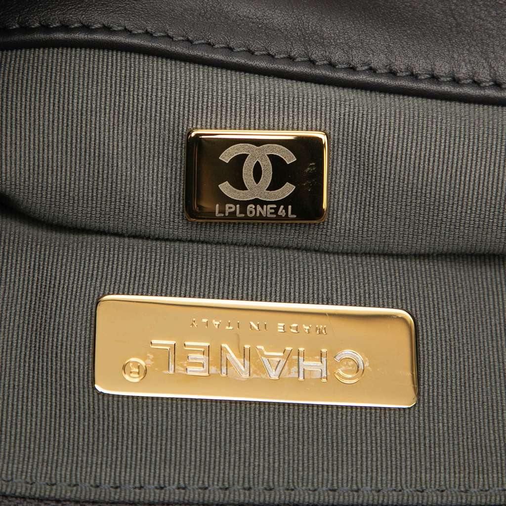 Chanel Maxi Quilted Wool 19 Flap - Detail 1