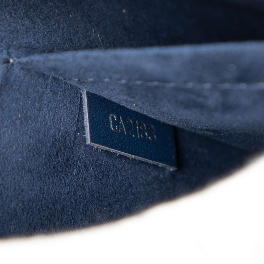 Louis Vuitton Epi Neverfull Pouch - Detail 1