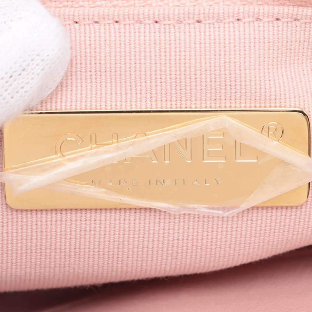 Chanel Large Lambskin 19 Flap - Detail 1