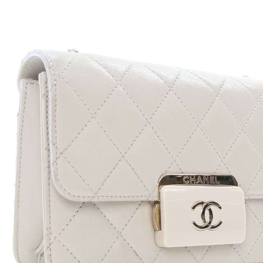 Chanel Mini Lambskin Beauty Lock Flap - Detail 2