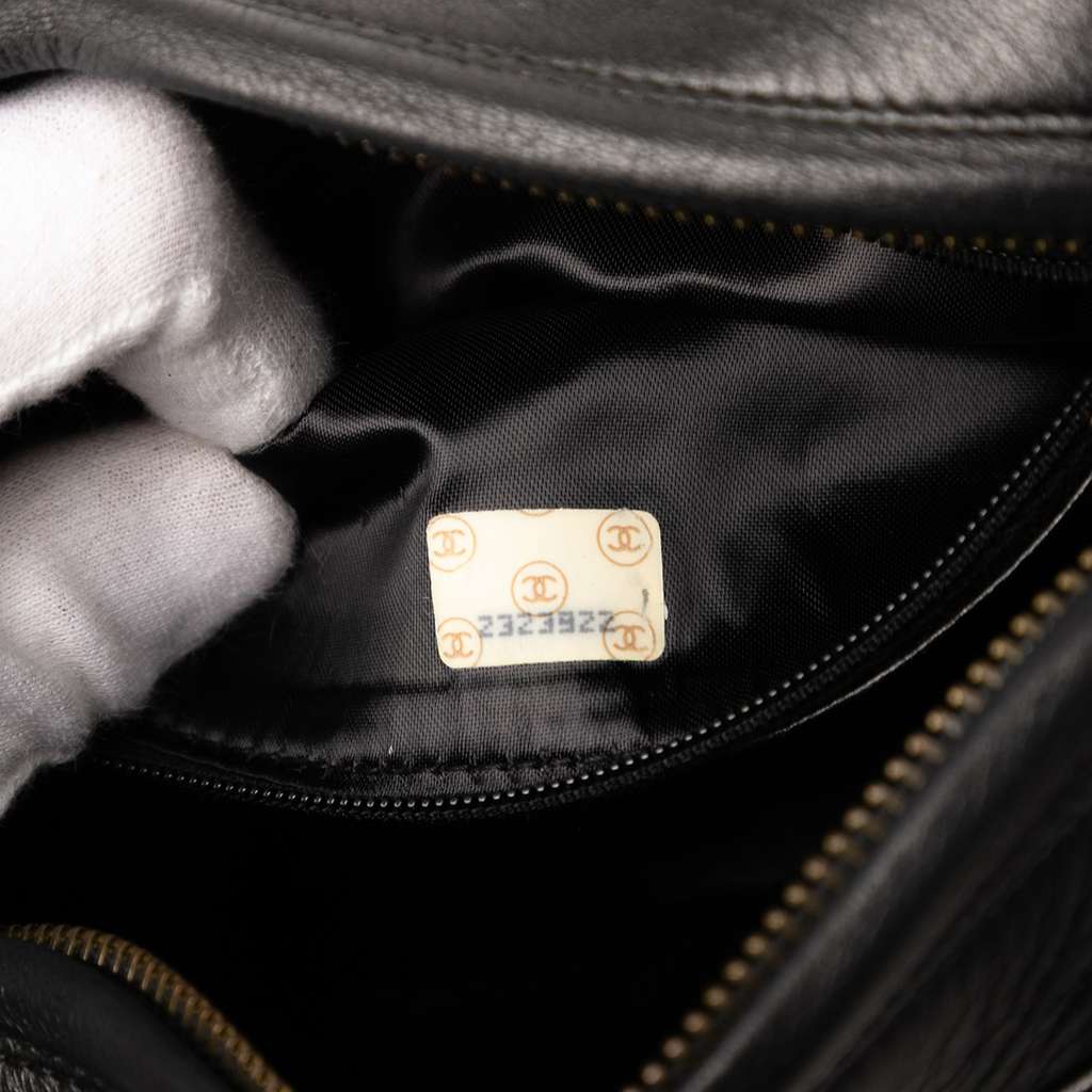 Chanel CC Quilted Lambskin Tassel Camera Bag - Detail 1