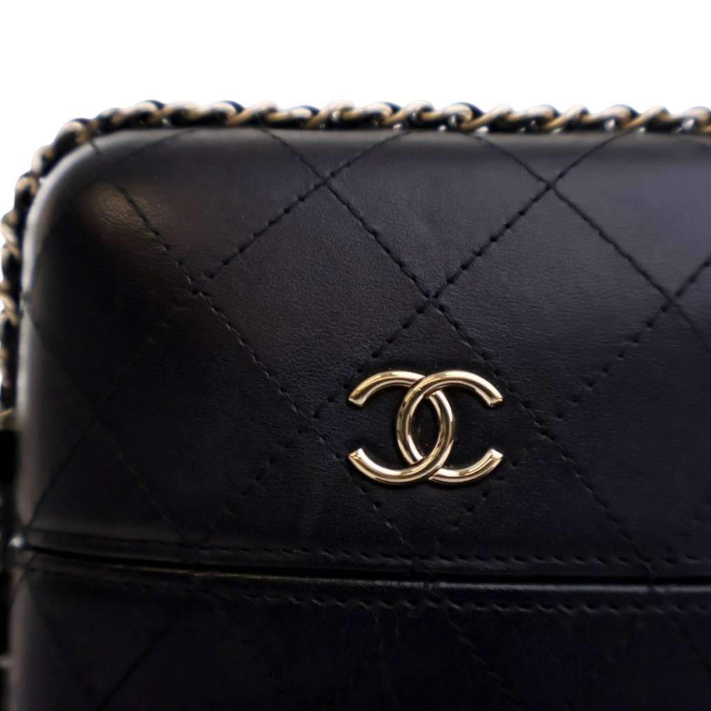 Chanel CC Quilted Lambskin Chain Around Phone Holder - Image 10