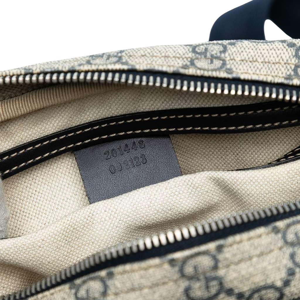 Gucci GG Supreme Crossbody - Side view