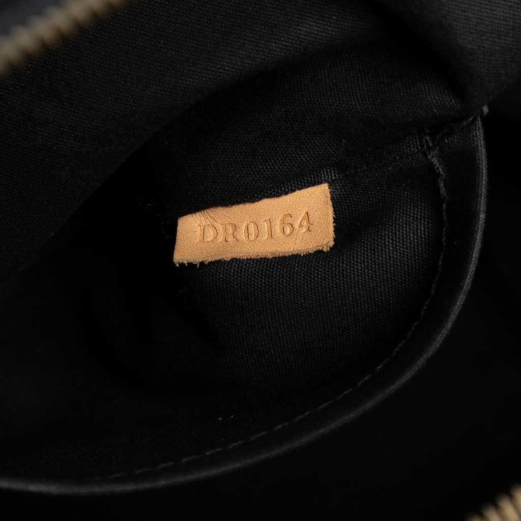 Louis Vuitton Monogram Vernis Montana - Detail 1