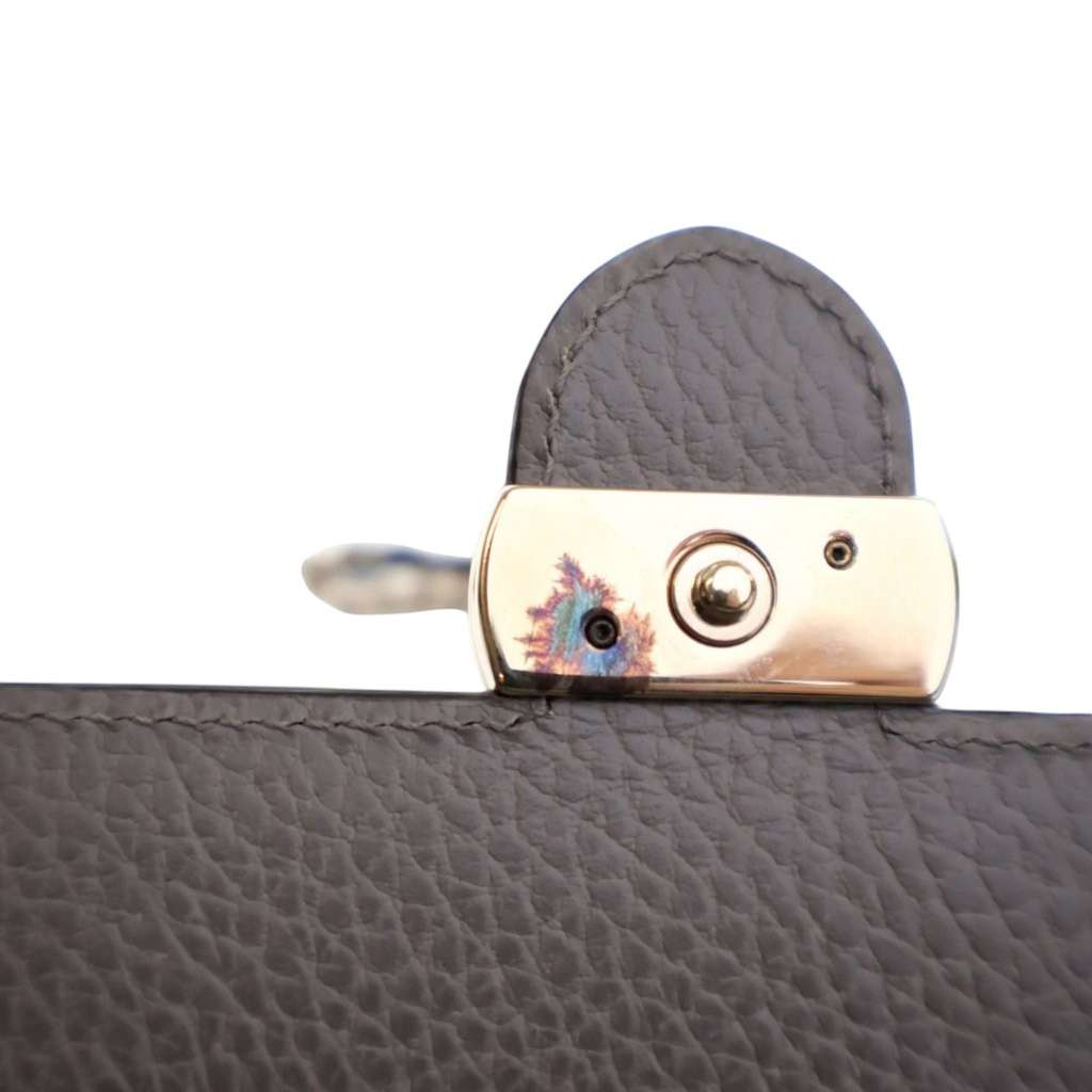 Gucci Leather Interlocking G Dollar Wallet on Chain - Image 10