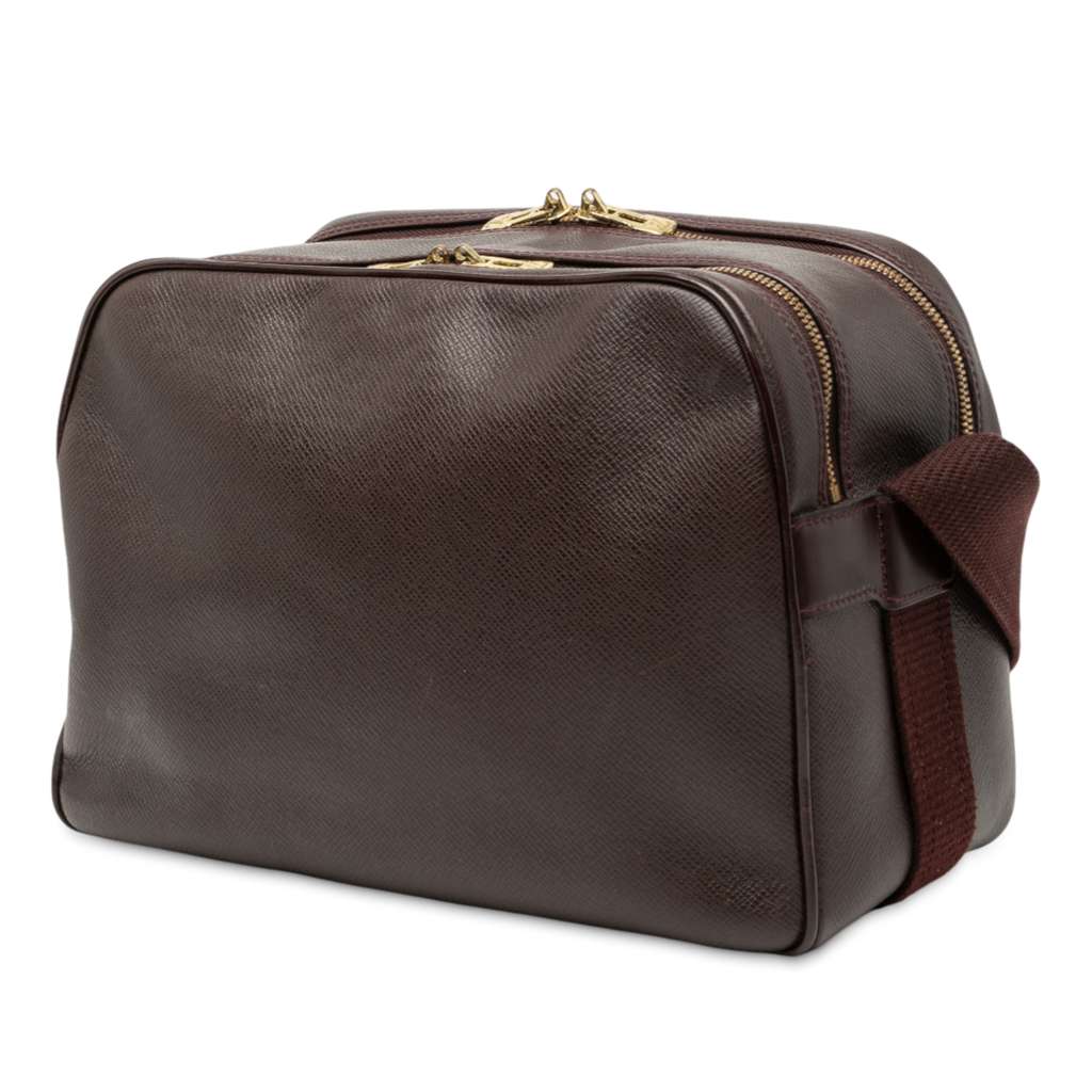 Louis Vuitton Taiga Reporter PM - Back view