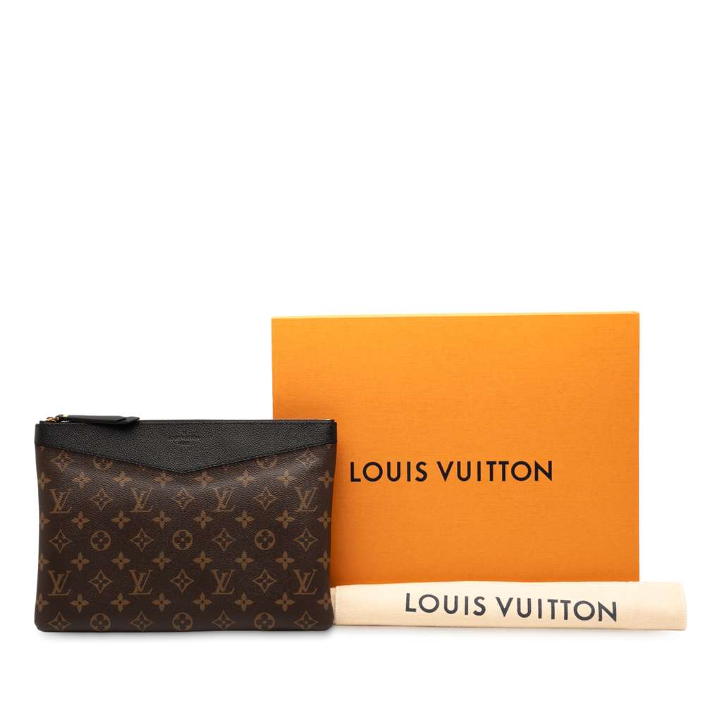 Louis Vuitton Monogram Daily Pouch - Image 10