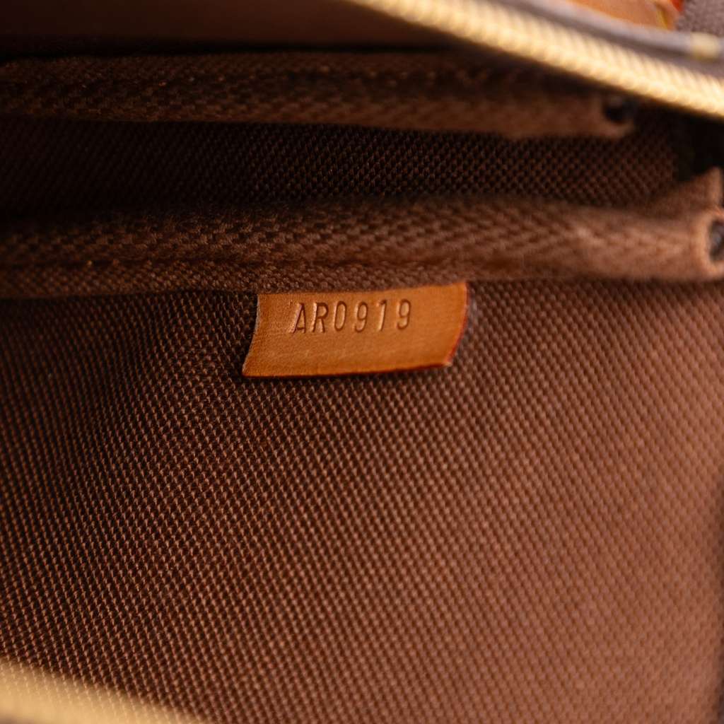 Louis Vuitton Monogram Pochette Accessoires - Detail 1