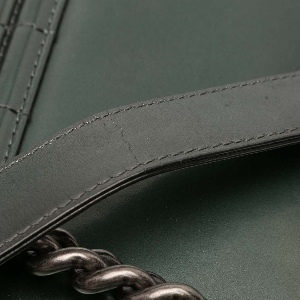 Chanel Old Medium Metallic Lambskin Boy Reverso Flap - Detail 1