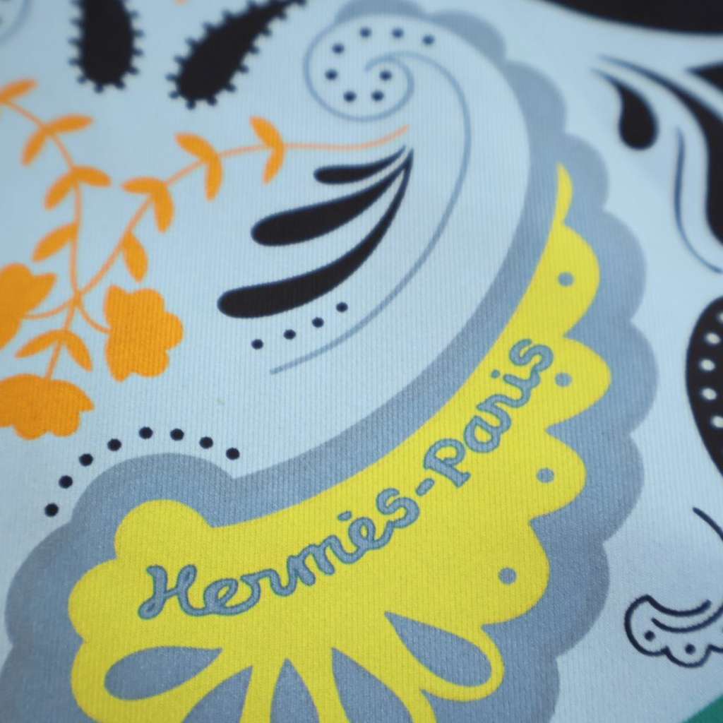 Hermès Guepards Bandana Double Face Silk Scarf - Image 13