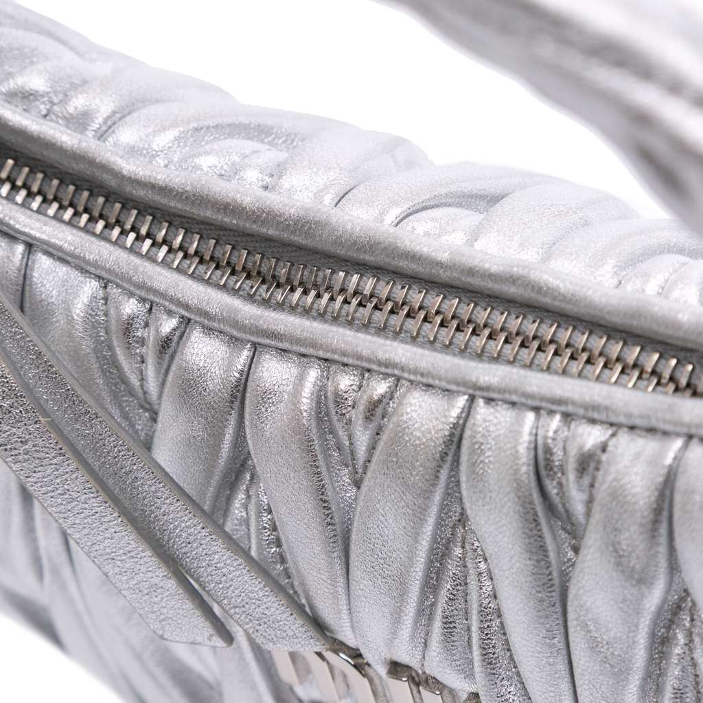 Miu Miu Mini Matelasse Metallic Nappa Wander Bag - Detail 2