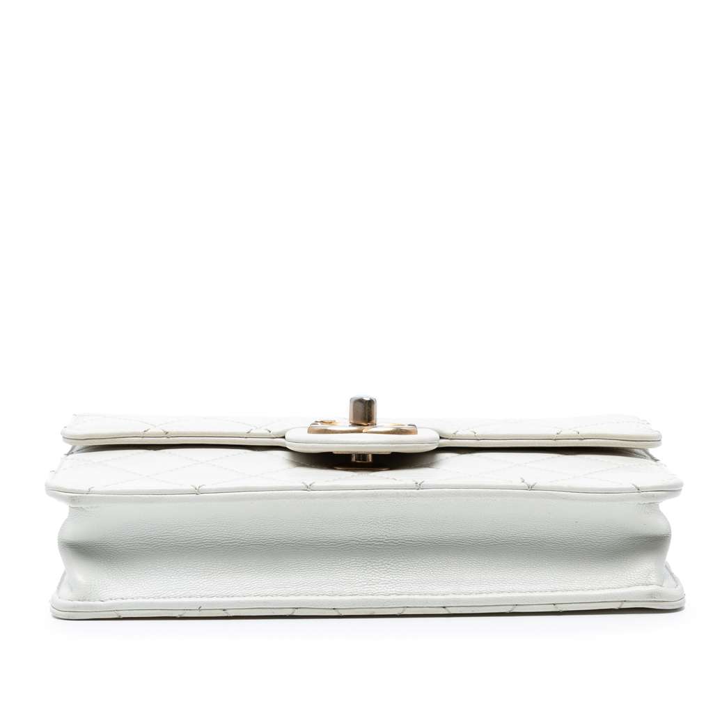 Chanel Medium Lambskin Chic Pearls Flap - Image 6