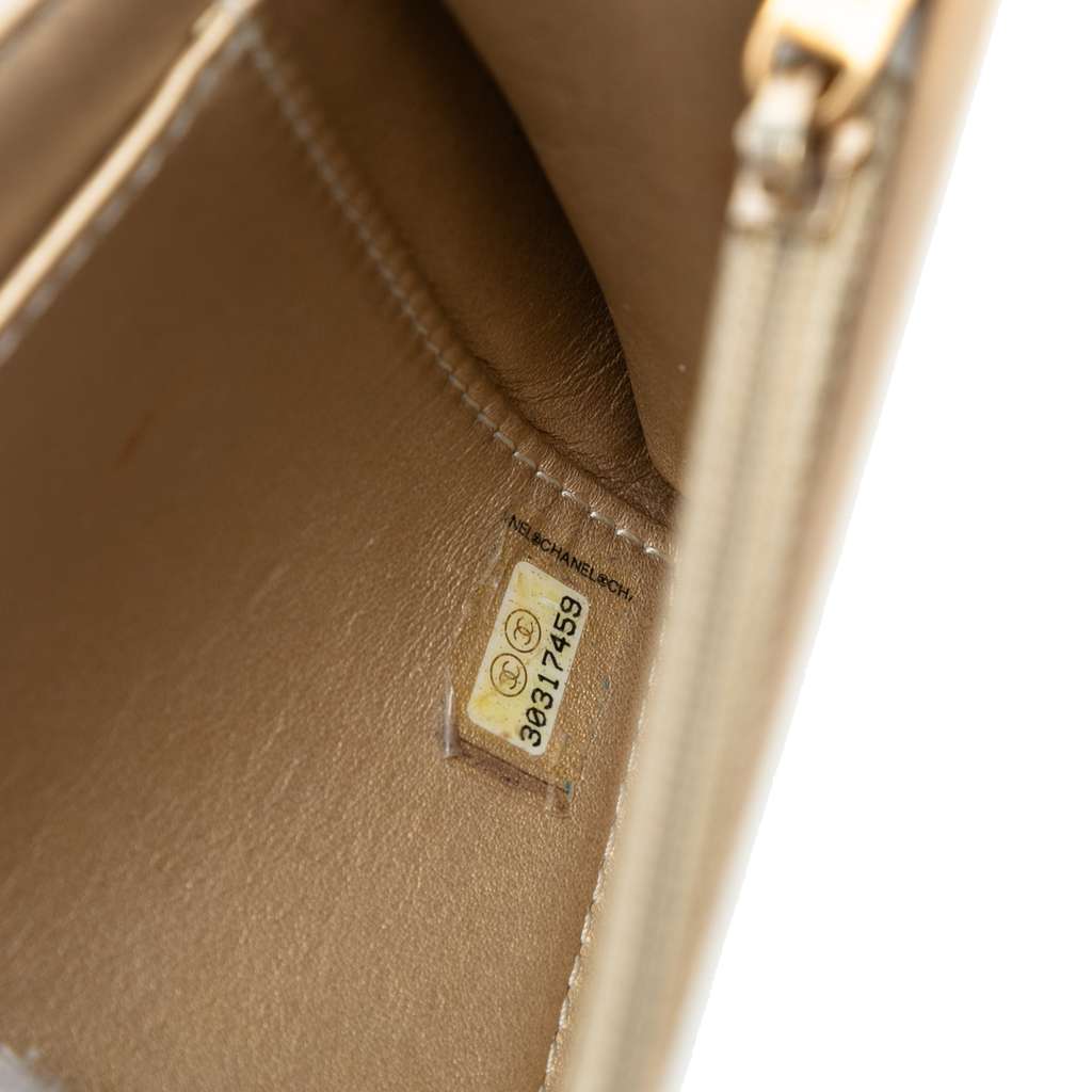 Chanel Medium Lambskin Chic Pearls Flap - Detail 1