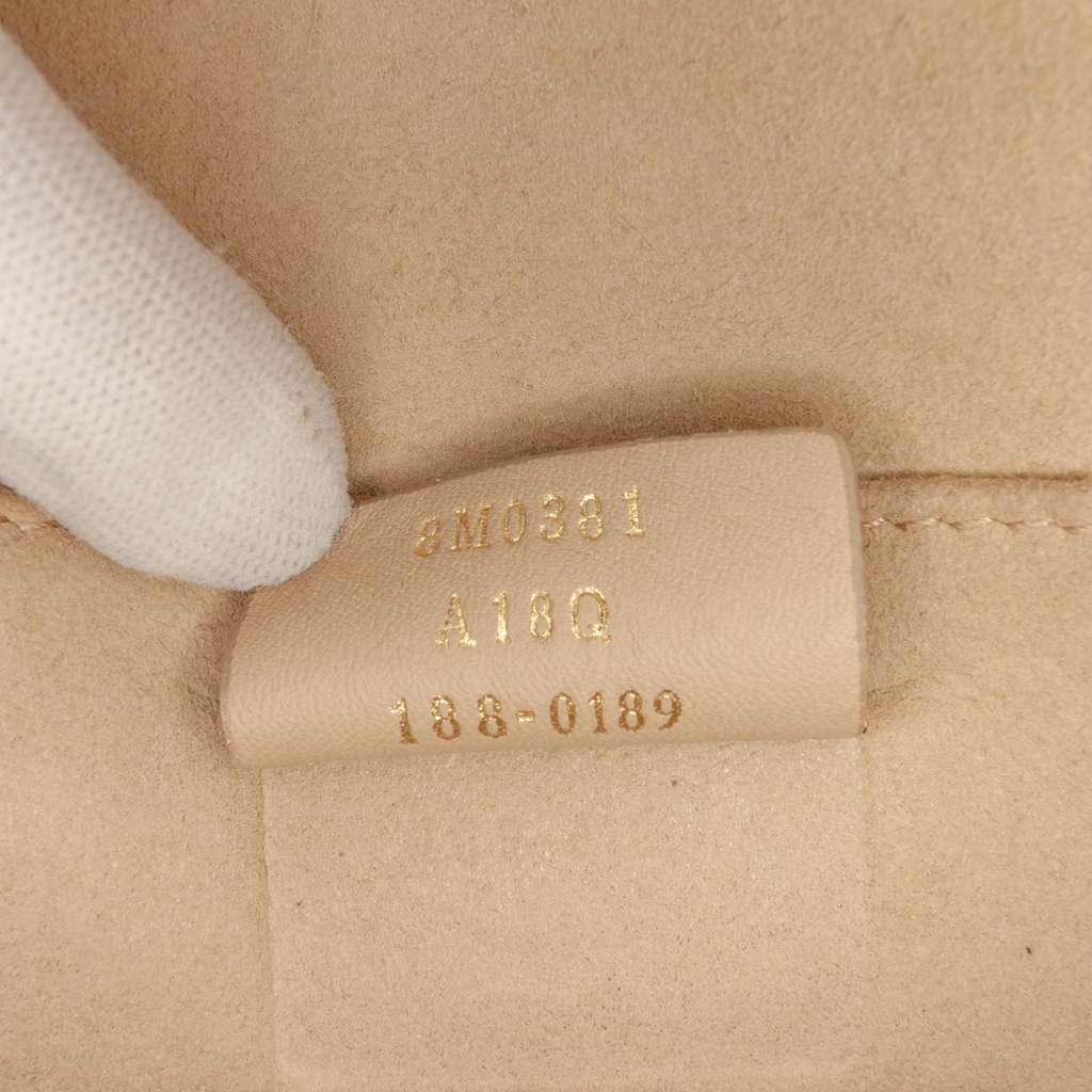 Fendi Small Scalloped Leather Kan I Crossbody - Detail 1