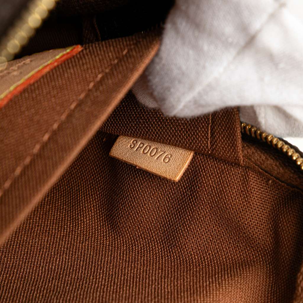 Louis Vuitton Monogram Bosphore Belt Bag - Detail 1