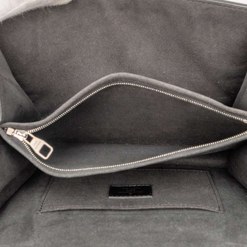 Louis Vuitton Monogram Reverse Giant Dauphine MM - 4