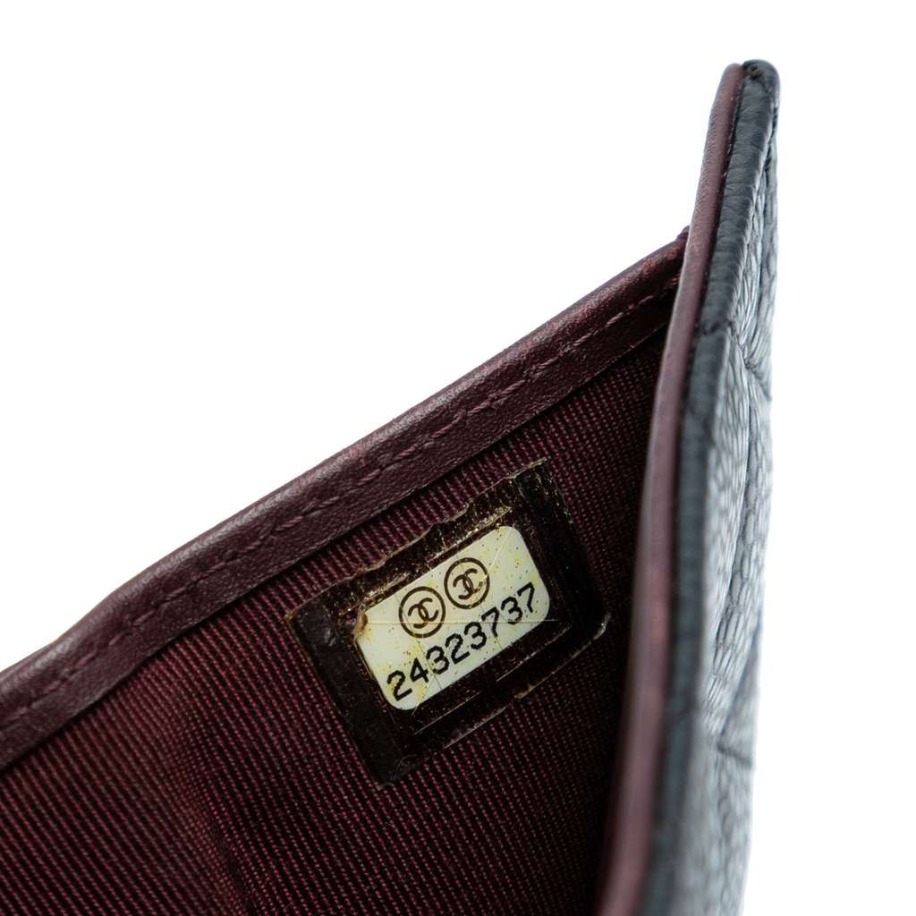 Chanel CC Quilted Caviar Compact Flap Wallet - Detail 1
