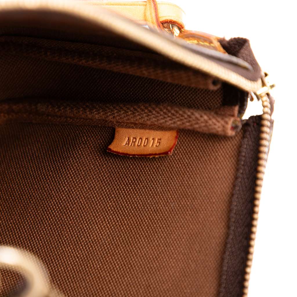 Louis Vuitton Takashi Murakami Monogram Cherry Pochette Accessoires - Detail 1