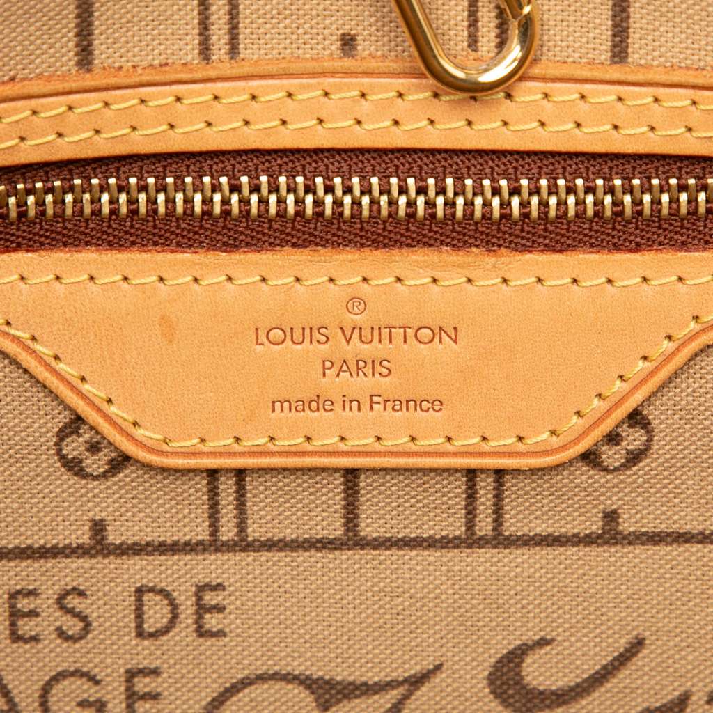 Louis Vuitton Monogram Neverfull PM - Side view