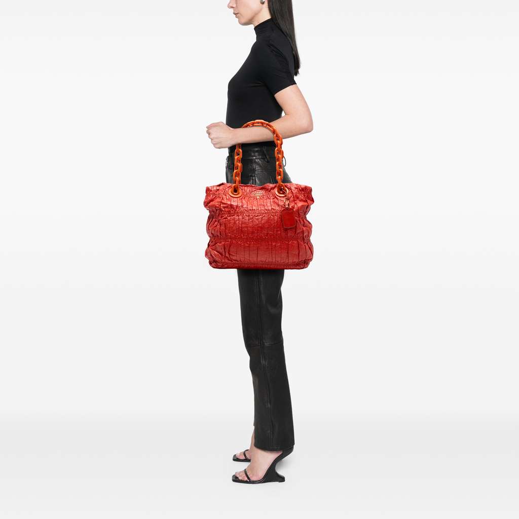 Prada Vernice Gaufre Chain Tote - Detail 1