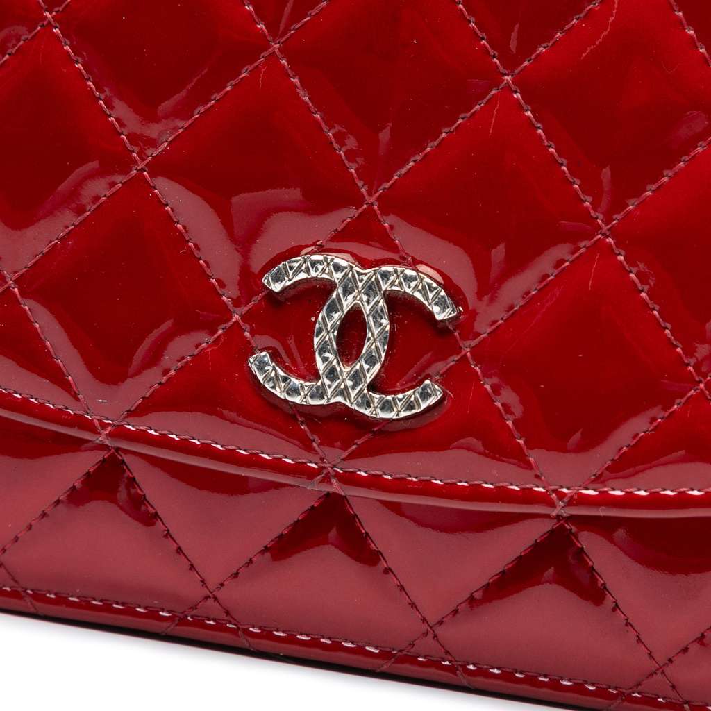 Chanel CC Quilted Patent Brilliant Wallet On Chain - Detail 1
