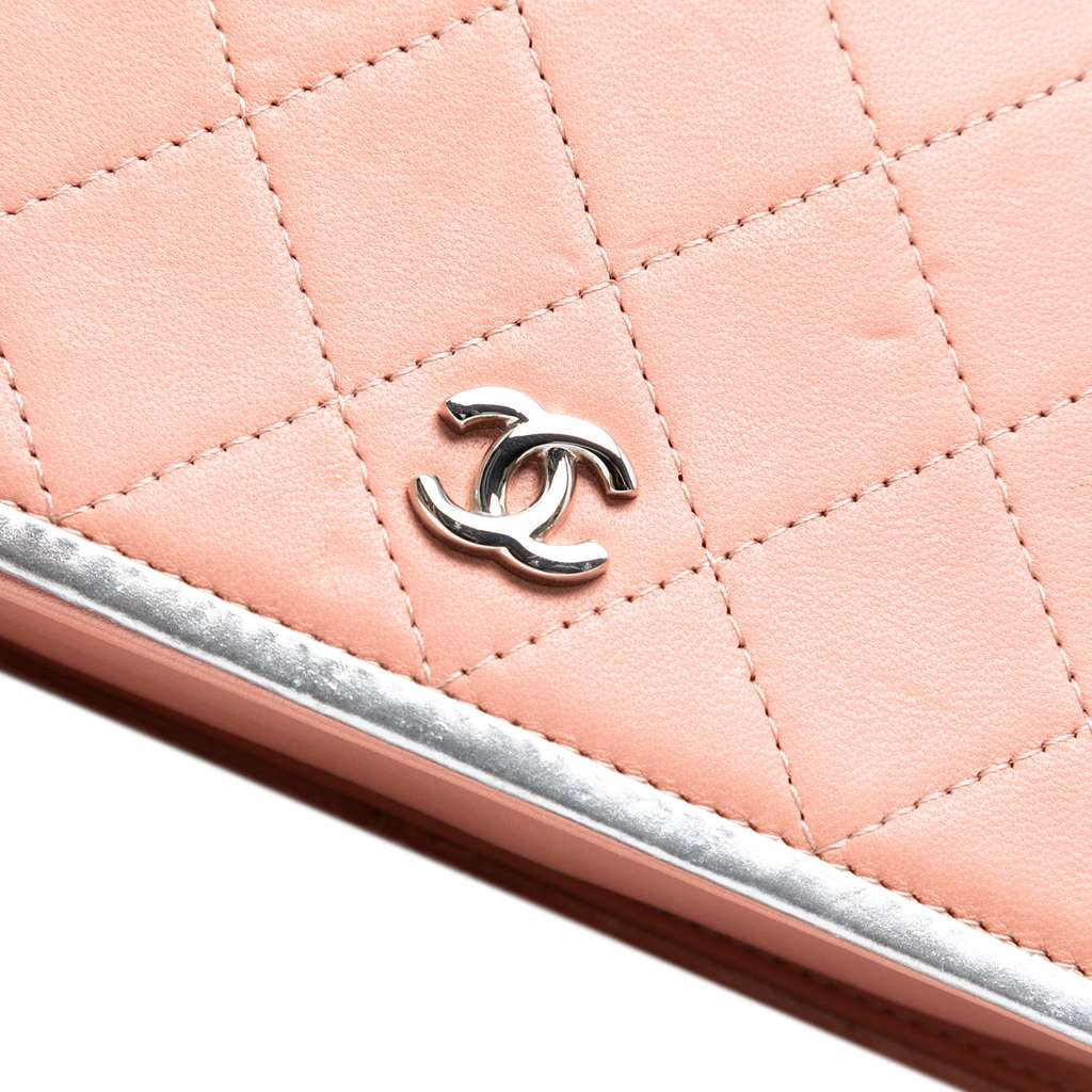 Chanel CC Quilted Bicolor Lambskin Wallet On Chain - Detail 1