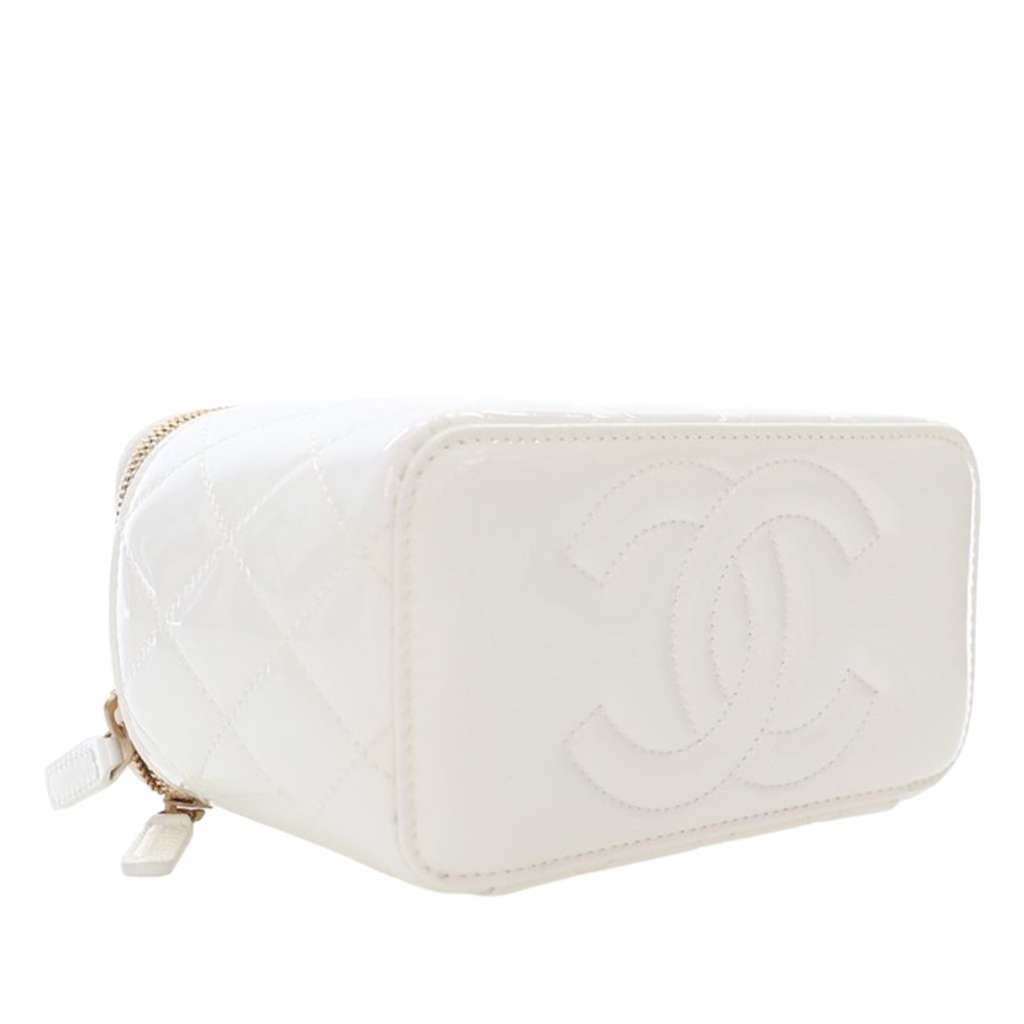 Chanel Small Quilted Patent Coco Heart Charms Vanity Case with Chain - Image 13