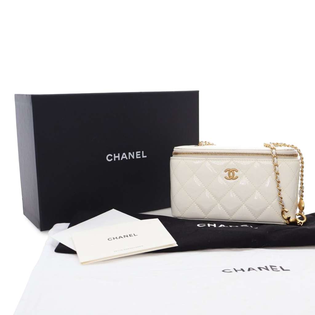 Chanel Small Quilted Patent Coco Heart Charms Vanity Case with Chain - Image 16