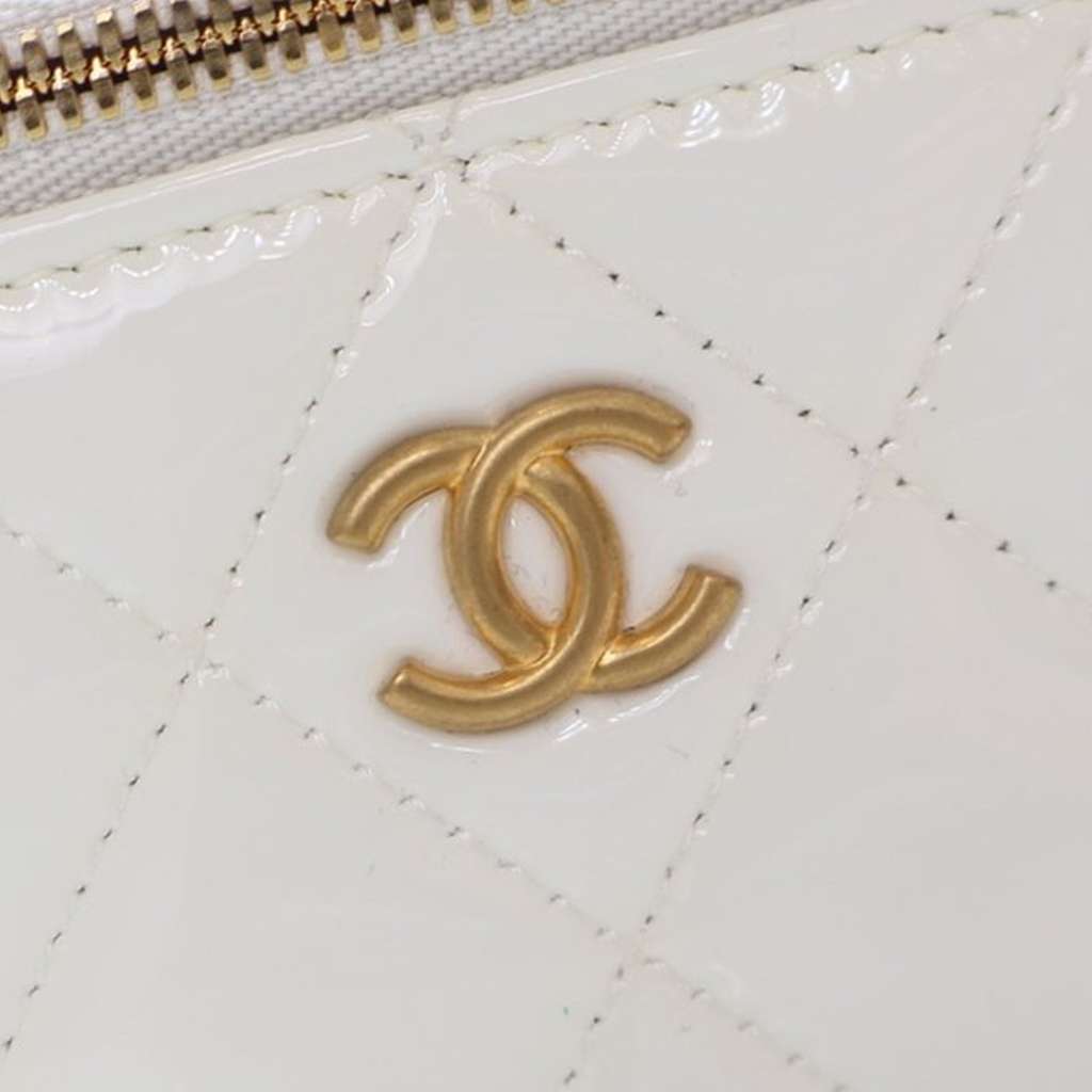 Chanel Small Quilted Patent Coco Heart Charms Vanity Case with Chain - Detail 1