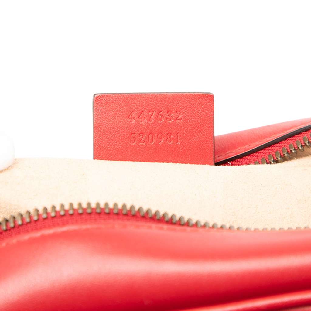 Gucci Small GG Marmont Matelasse Leather Crossbody - Detail 1