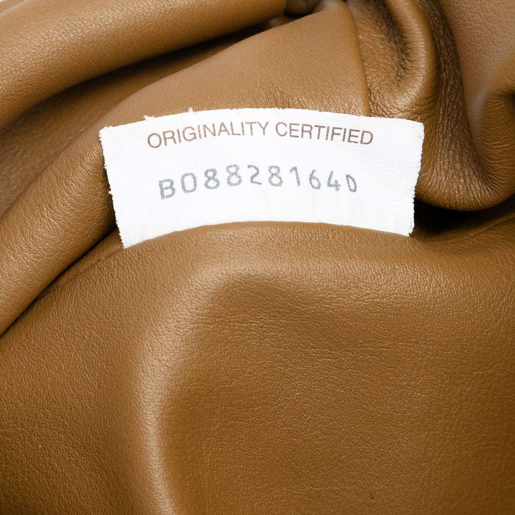 Bottega Veneta Lambskin The Mini Pouch Crossbody - Detail 1