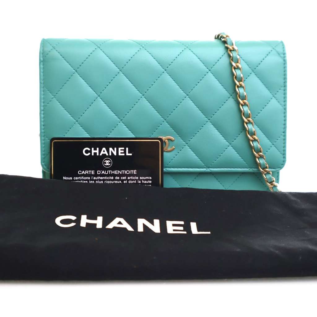 Chanel CC Quilted Lambskin Wallet On Chain - Image 17