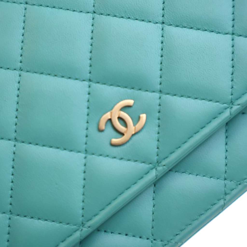 Chanel CC Quilted Lambskin Wallet On Chain - Detail 1