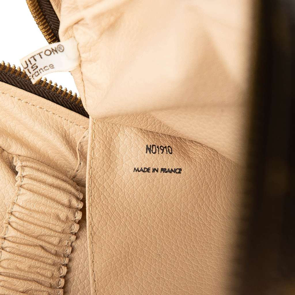 Louis Vuitton Monogram Trousse Toilette 28 - Detail 1