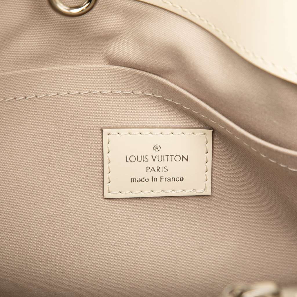 Louis Vuitton Epi Passy PM - Side view