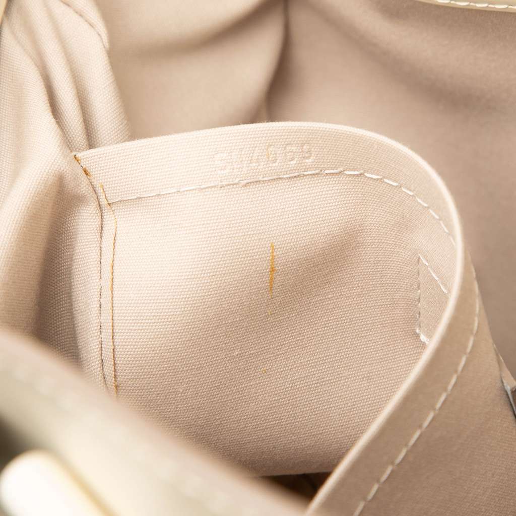 Louis Vuitton Epi Passy PM - Detail 1