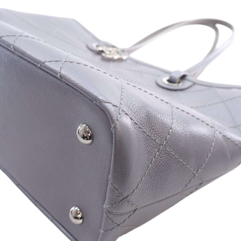 Chanel Large Quilted Metallic Caviar Shopping Fever Tote - Image 10