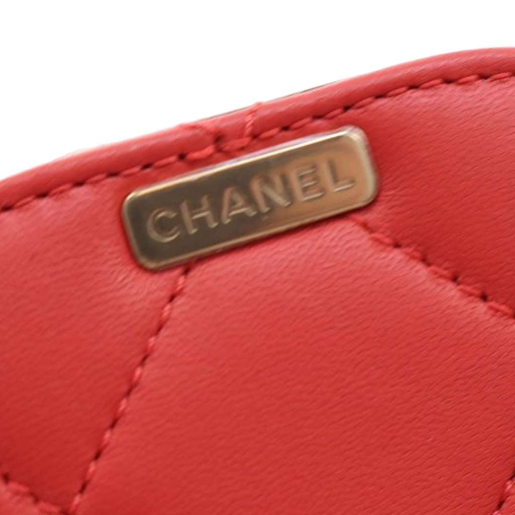Chanel Small Quilted Lambskin Resin Elegant Chain Tubular Vanity Case - Image 15