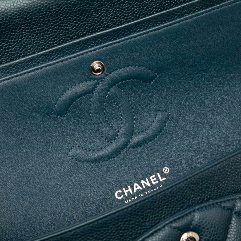 Chanel Medium Classic Caviar Double Flap - Detail 2