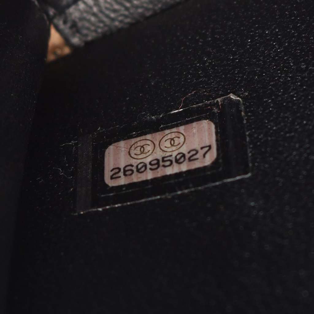 Chanel Small Caviar CC Filigree Vanity Case - Side view