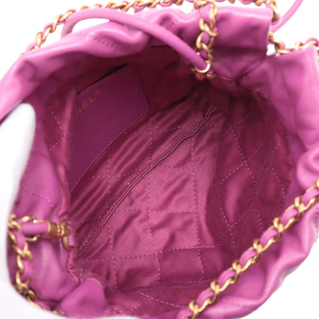 Chanel Mini Shiny Calfskin 22 Handbag - Image 6