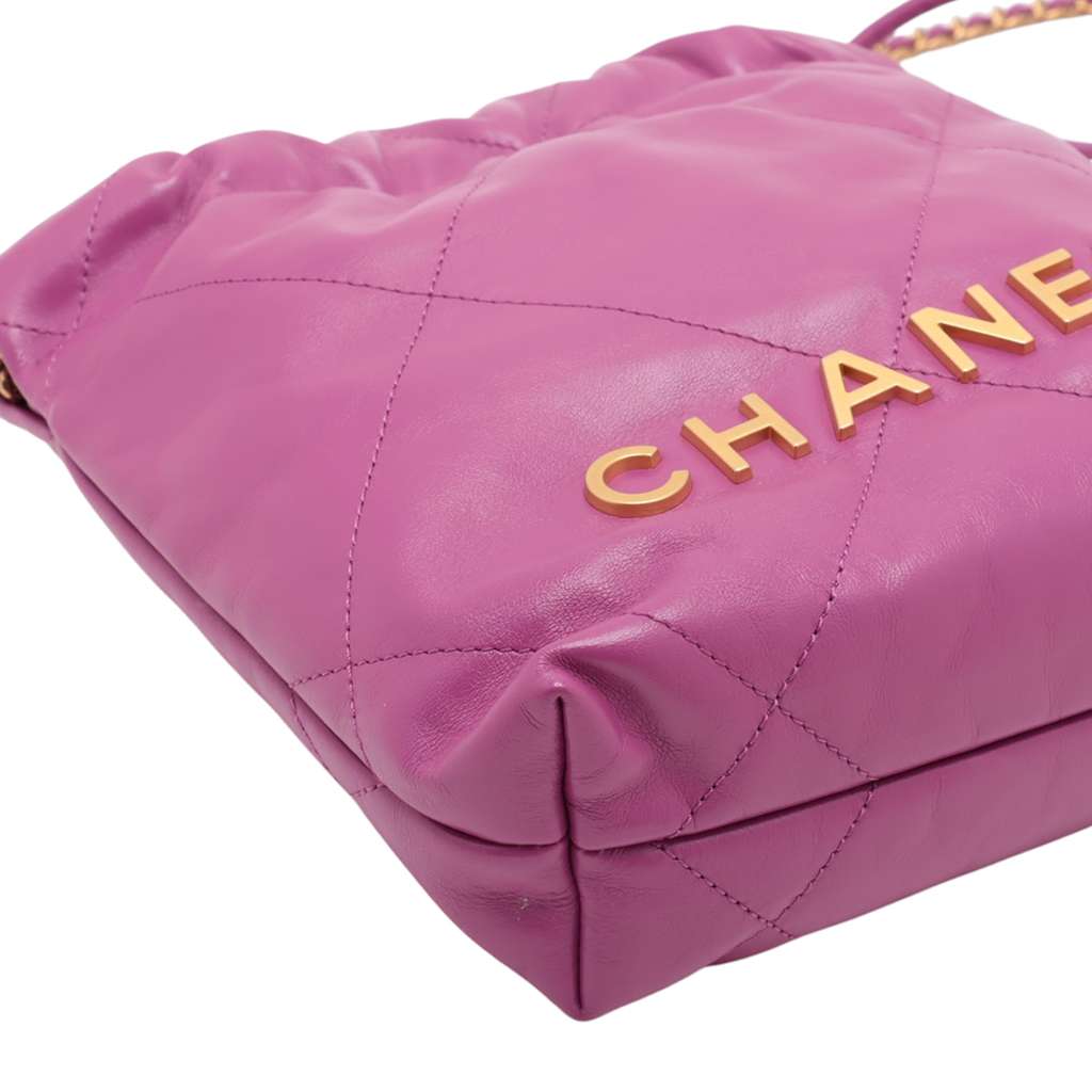 Chanel Mini Shiny Calfskin 22 Handbag - Detail 1