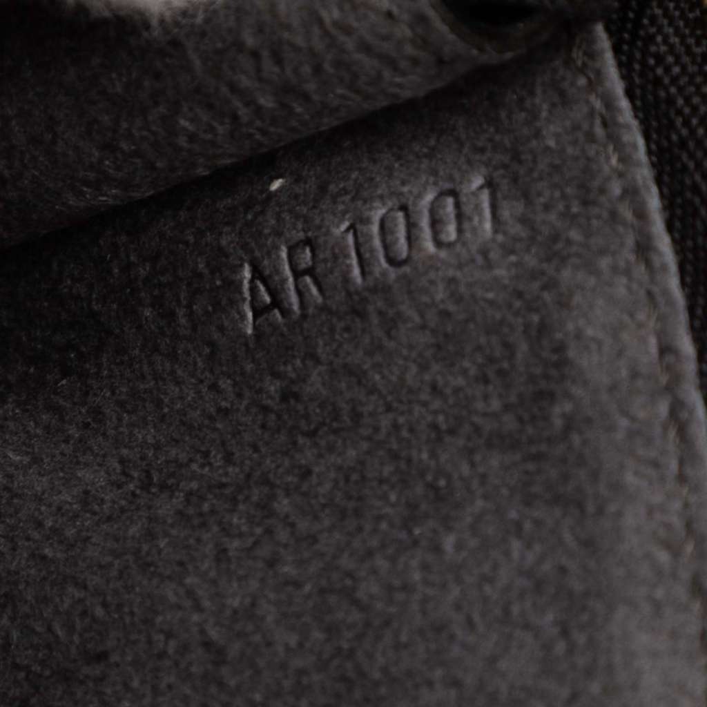 Louis Vuitton Epi Pochette Accessoires - Detail 1