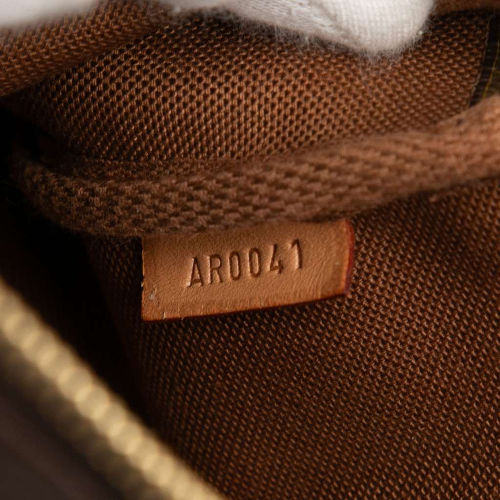 Louis Vuitton Monogram Pochette Accessoires - Detail 1