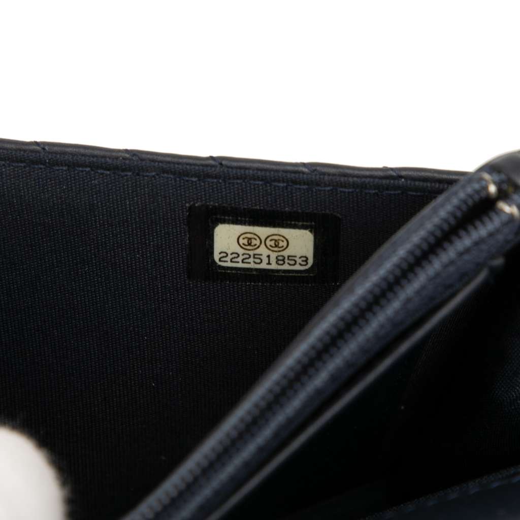 Chanel Chevron Lambskin Boy Wallet on Chain - Detail 1