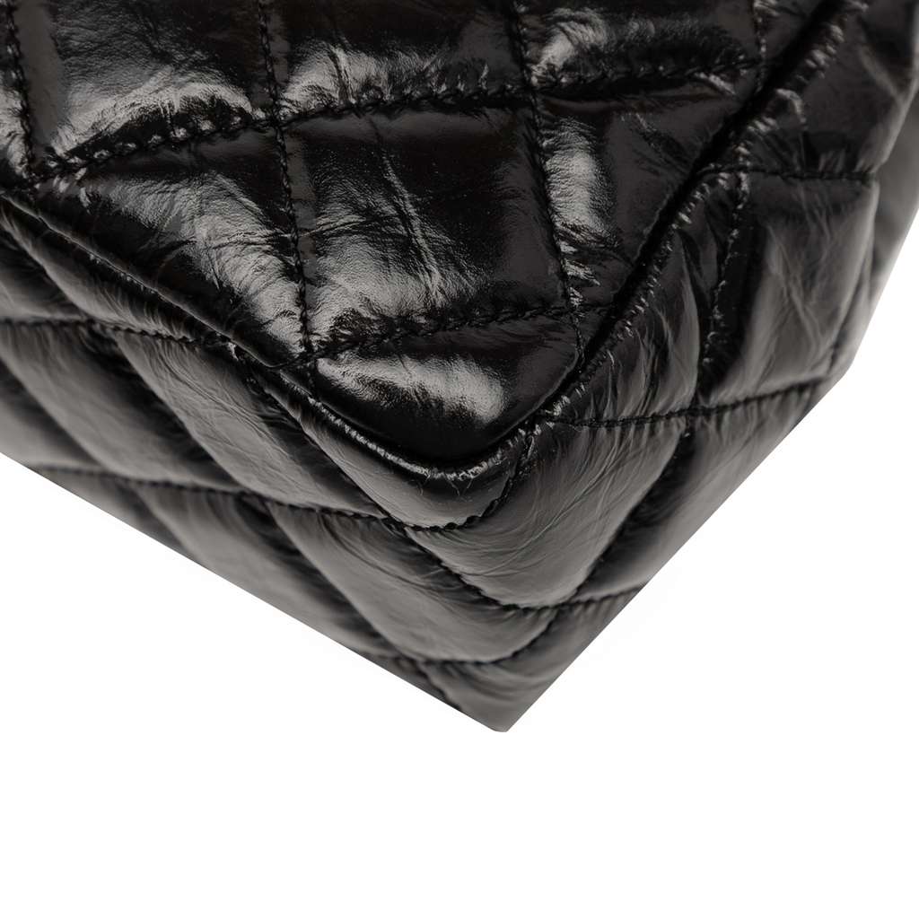 Chanel Medium Shiny Crumpled Calfskin Wavy CC Hobo - Detail 2