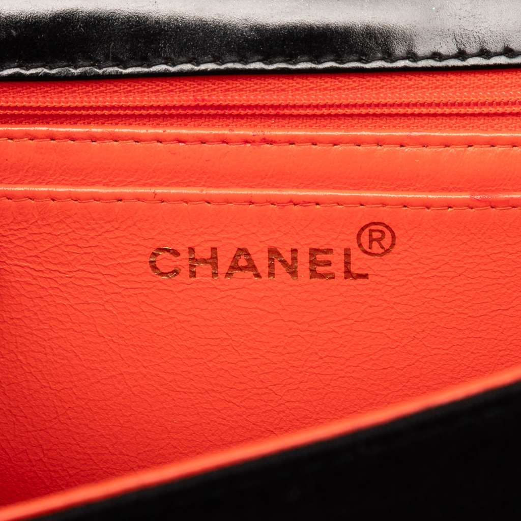 Chanel CC Jersey and Patent Shoulder Bag - Side view