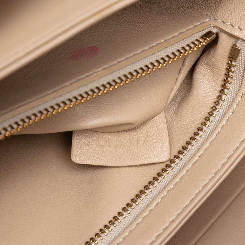 Celine Classique Shiny Calfskin Triomphe Crossbody - Detail 1