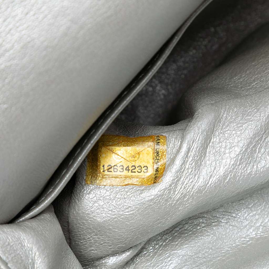 Chanel Medium Classic Lambskin Double Flap - Detail 1