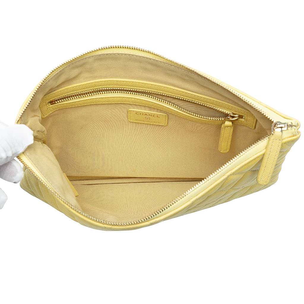 Chanel Medium Quilted Caviar O Case Clutch - 4